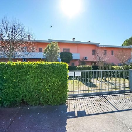 Villaggio Le Ginestre Бибионе Екстериор снимка
