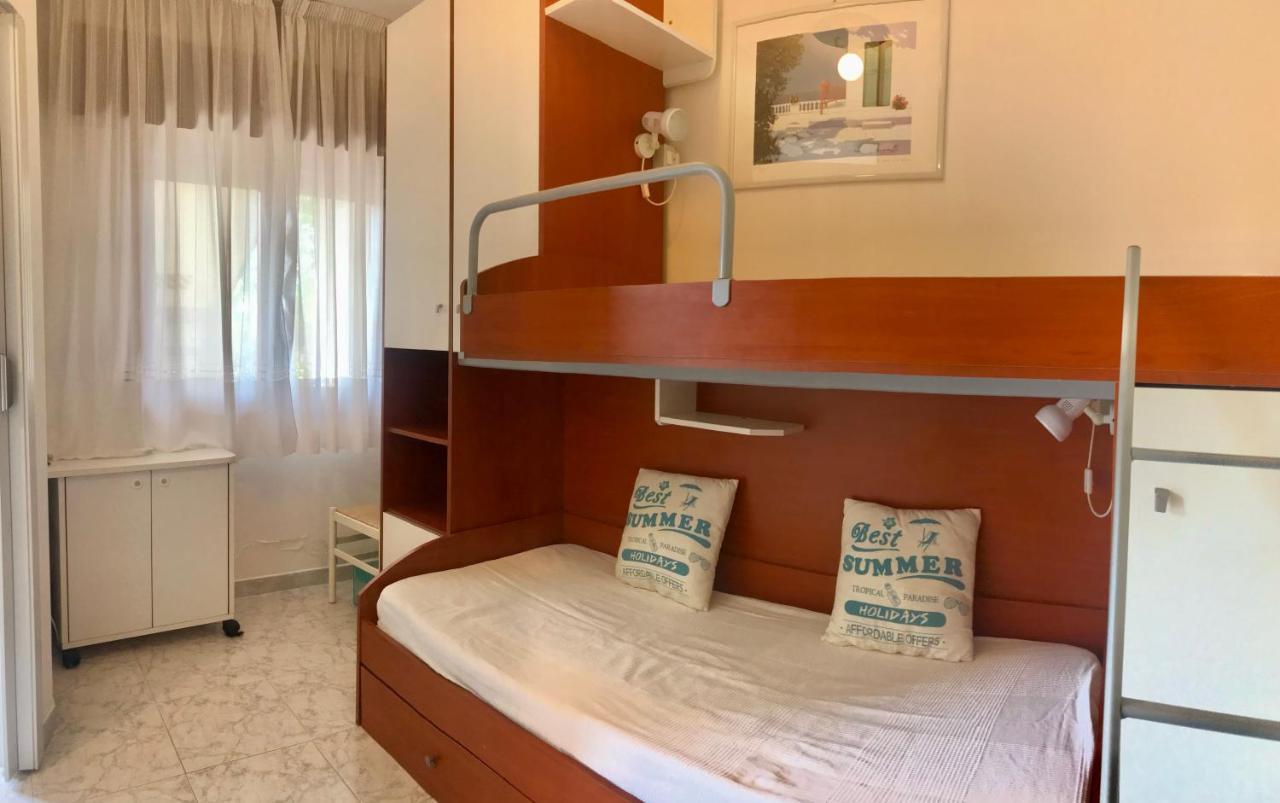 Villaggio Le Ginestre Бибионе Екстериор снимка