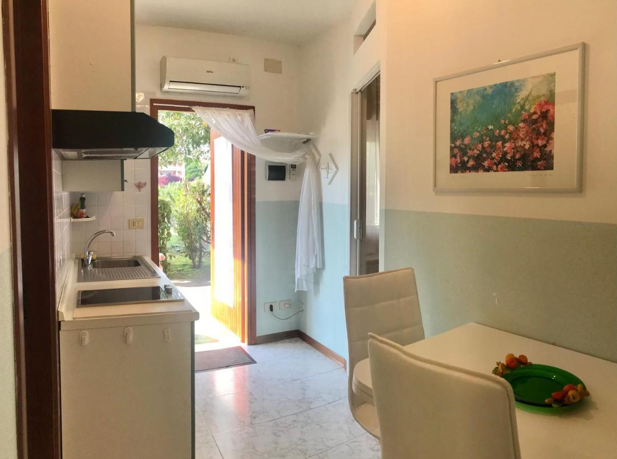 Villaggio Le Ginestre Бибионе Екстериор снимка