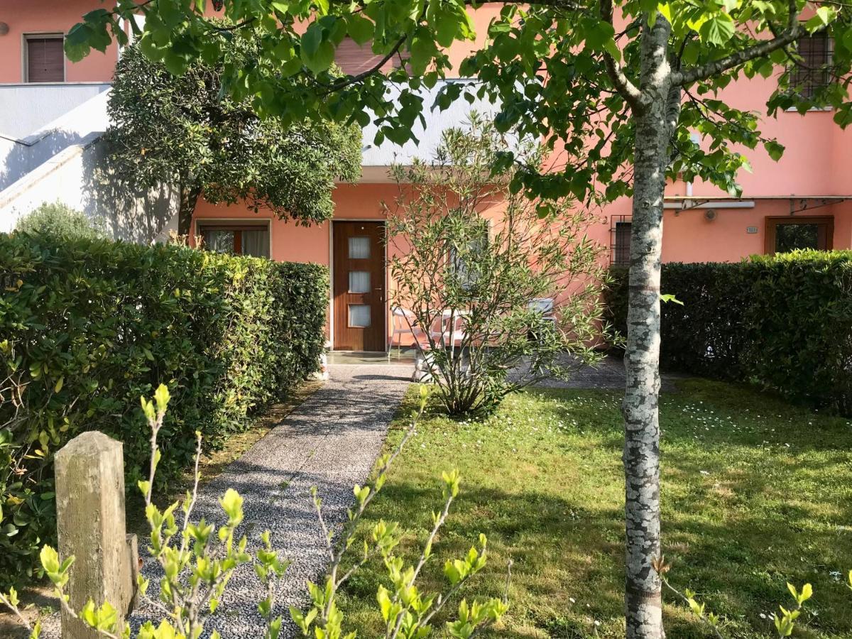 Villaggio Le Ginestre Бибионе Екстериор снимка