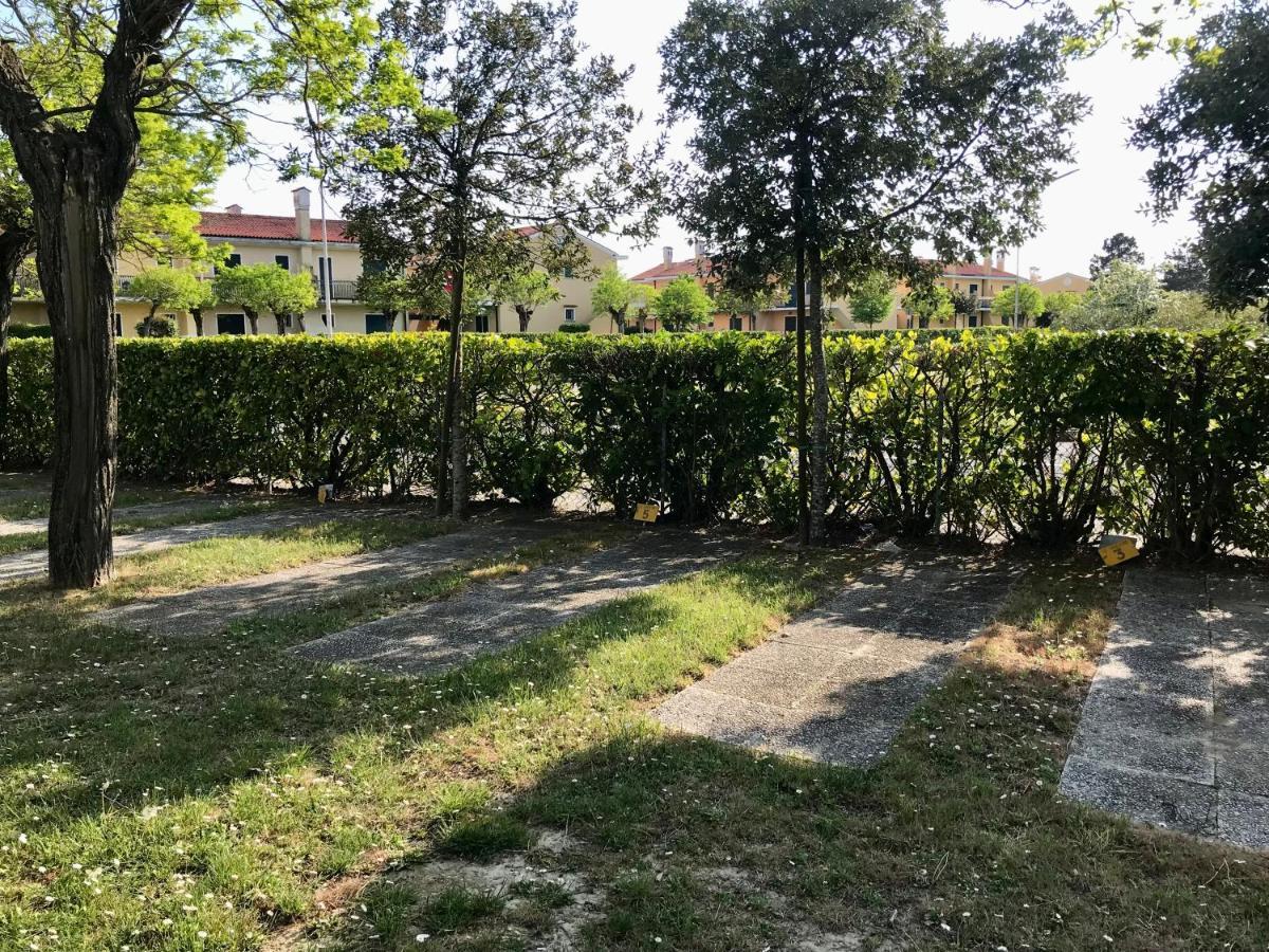 Villaggio Le Ginestre Бибионе Екстериор снимка